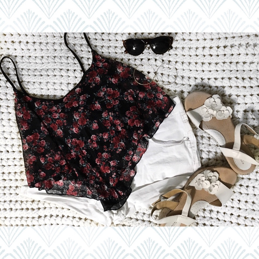 Floral Crop Top with Cute Bow Design